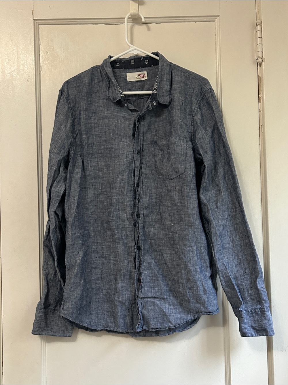 Women’s 1901 Blue Chambray Button-Up Shirt - Size XL